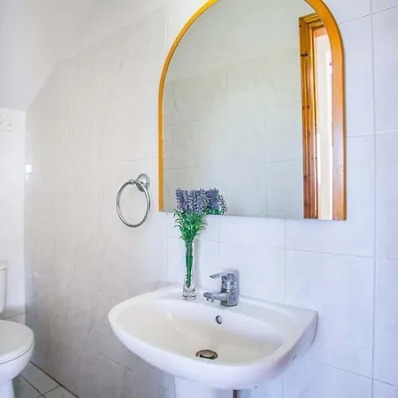 In Sleeps 6 Includes Swimming Pool Air Con And Wifi 7 Villa *