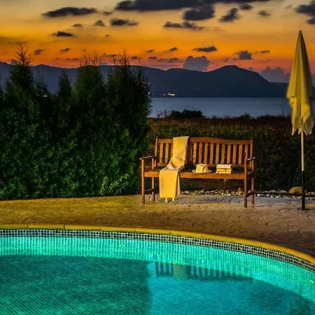 In Sleeps 6 Includes Swimming Pool Air Con And Wifi 7 Villa Mavroli