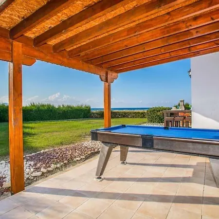 In Sleeps 6 Includes Swimming Pool Air Con And Wifi 7 Вилла *