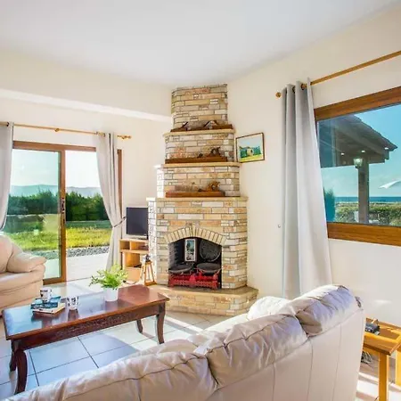 Вилла In Sleeps 6 Includes Swimming Pool Air Con And Wifi 7 *