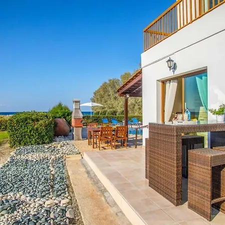 Вилла In Sleeps 6 Includes Swimming Pool Air Con And Wifi 7 Mavroli