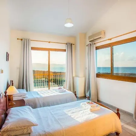 In Sleeps 6 Includes Swimming Pool Air Con And Wifi 7 Вилла Mavroli